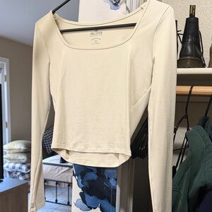 Hollister Women's Off-White Long Sleeve Tee